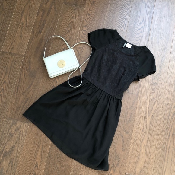 H&M Black A-line Flowy Chiffon Dress - Picture 2 of 5